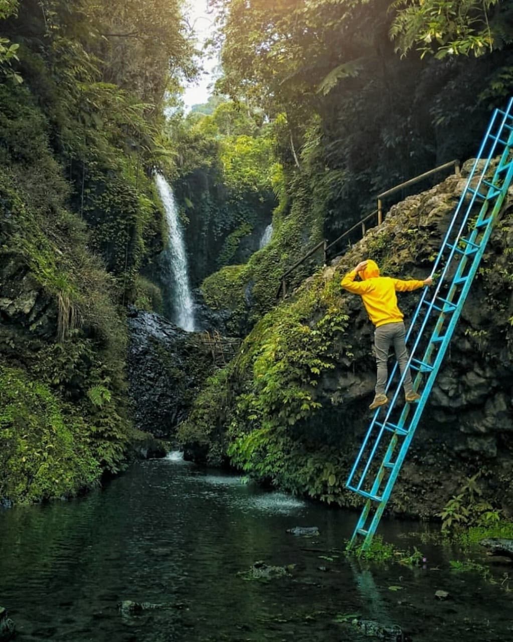 Curug Tilu Leuwi Opat